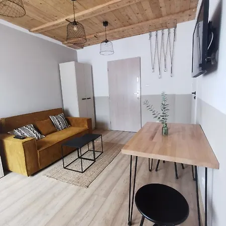 River House Apartment *